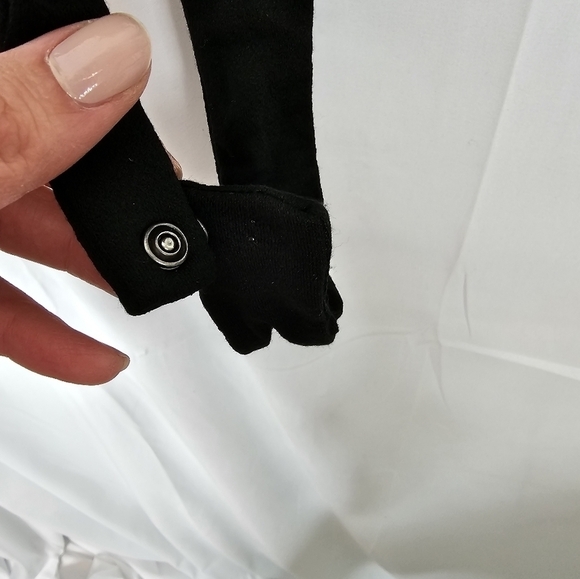 Naked Wardrobe sleeveless size 1X black low-cut V-neck bodysuit NWT - Picture 3 of 6